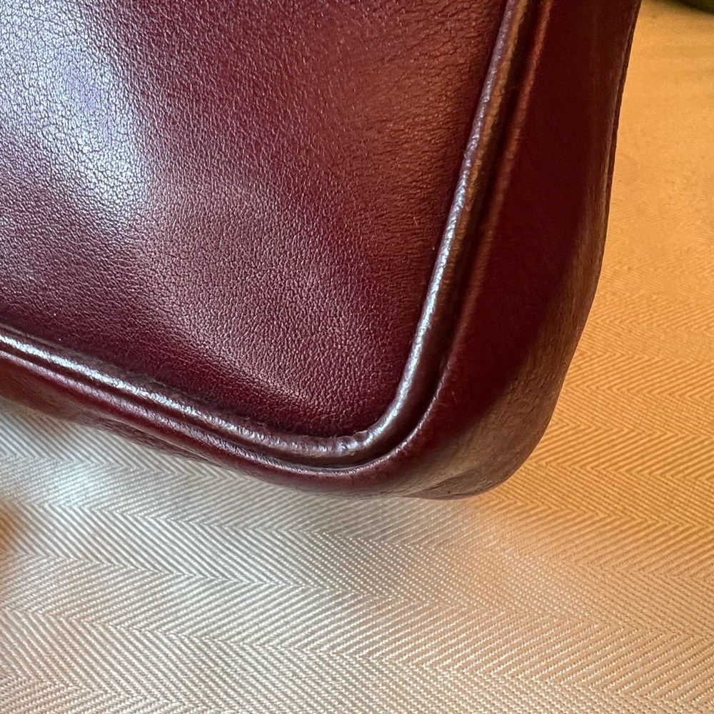 LONGCHAMP Elegant Burgundy Leather Men's Crossbody Messenger Bag - UNISEX - Picture 5 of 15